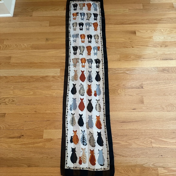 Long Scarf with Cats - Picture 3 of 15